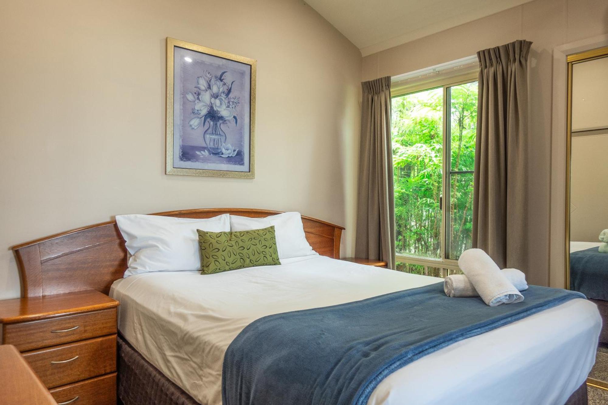 Tasman Holiday Parks - Rollingstone Kültér fotó