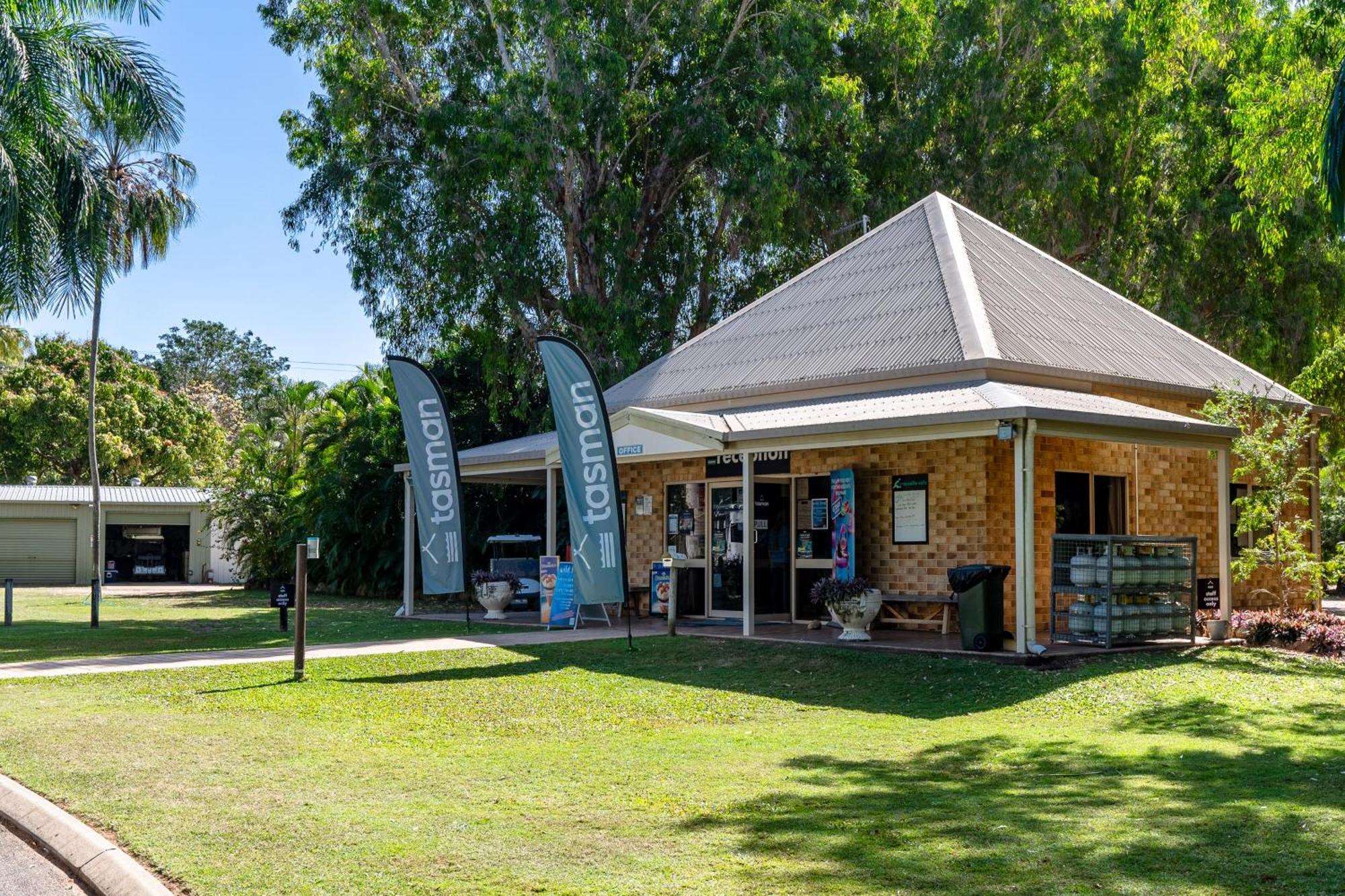 Tasman Holiday Parks - Rollingstone Kültér fotó