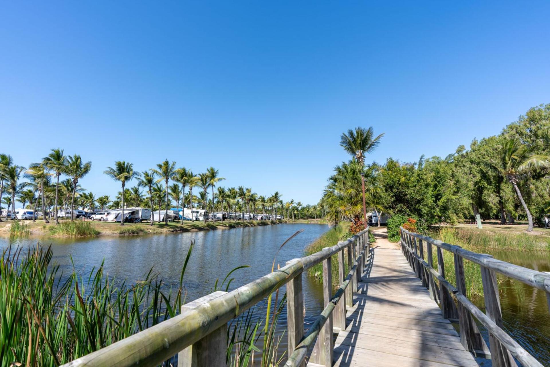Tasman Holiday Parks - Rollingstone Kültér fotó