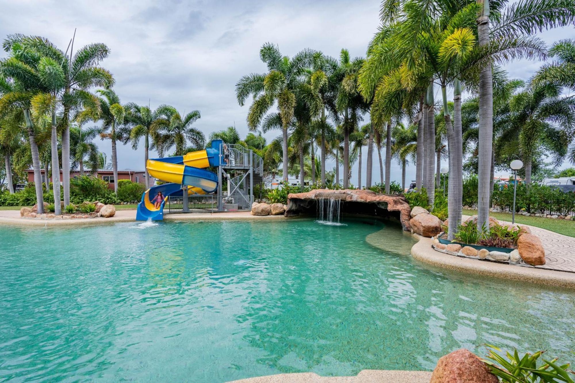 Tasman Holiday Parks - Rollingstone Kültér fotó